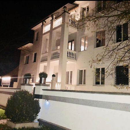 Park Apart Hotel Gatower Str. Berlim Exterior foto
