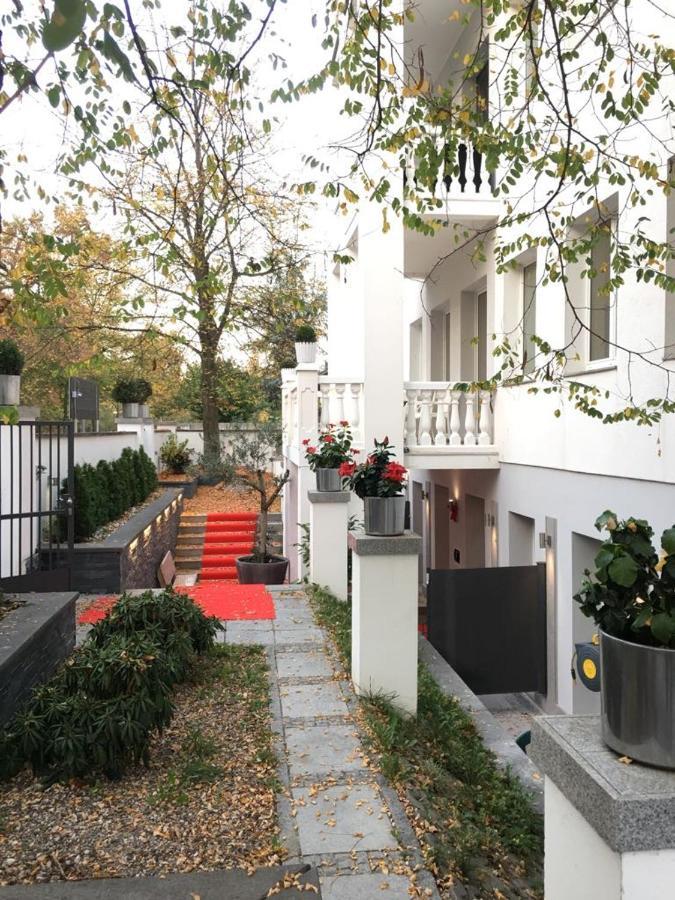 Park Apart Hotel Gatower Str. Berlim Exterior foto